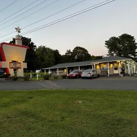 Mount Airy में, होटल Bea's Parkway Inn