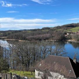 Maison au bord du lac, Hotel in Saint-Étienne-Cantalès