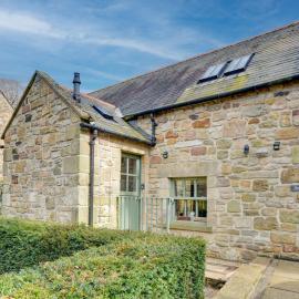 South Stable Cosy Stone Retreat with Parking