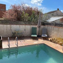 Gîte avec piscine et terrasse privative