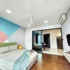 Almas Suites Netflix Wi-Fi Seaview By STAY, hotel di Nusajaya