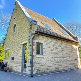 Luxury, private, secure self-contained Coach House, near Wythall and close to the NEC، فندق في Tanworth