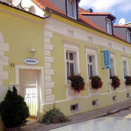 pension & sauna AM LORENZ, hotell sihtkohas Calbe