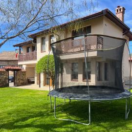 Villa Green Magic, hotell i Shipka