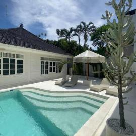 Villa EL NIS - LEGIAN - 4 Bedroom - 4 Bathroom - Luxury, Hotel in Legian