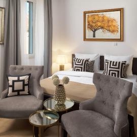 Apartments Studios 81