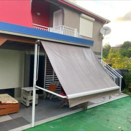 Bas de villa ensoleillé ventilé, hotel a Morne-à-lʼEau