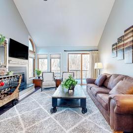 Pool, Golf, Marina! Galena Territory Resort Home