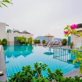 77 Patong Hotel & Spa, hotel di Pantai Patong