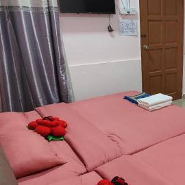 Santai Desa Chalet musleem 0nly, hotelli Brinchangissa