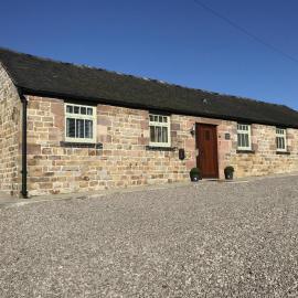 Barn-Sleeps 4-Parking-Near Alton Towers Peak Dist, hotel in Waterfall