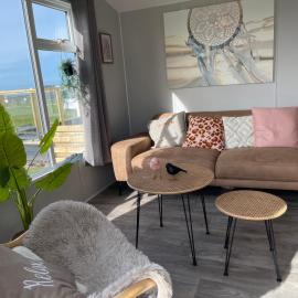 Neues, ruhiges Ferienhaus Nr 46 Chalet mit Meerblick 100 Meter zum Wattenmeer, komplett eingezäunt