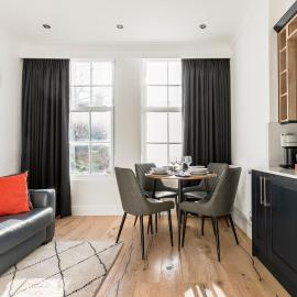 Modern aptmt, 2 Stops to Central London, Smart lock, Netflix