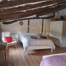 Casa 643km, hotel in Villatuerta