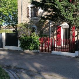 Studio Climatisé pour 2 pers - Salins de Giraud, hotel in Salin-de-Giraud