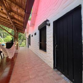 Cabaña Monteleón Paicol- Huila, viešbutis mieste La Laja