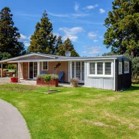 4 Palms Cottage Coromandel Town, hotel in Coromandel Town
