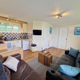 169 Broadside Holiday Chalet near Broads & Beaches, hotelli kohteessa Stalham