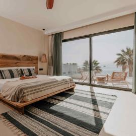 Ostrako Beachside Suites