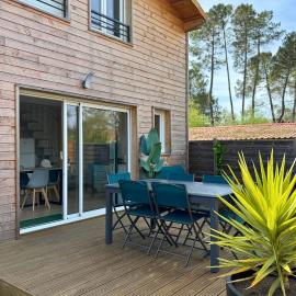 Chalet Paisible proche du Lac, hotel di Biscarrosse