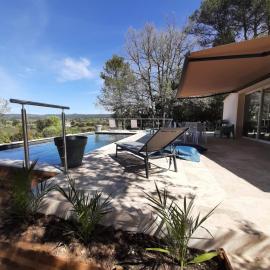Maison au pied de la st victoire avec piscine
