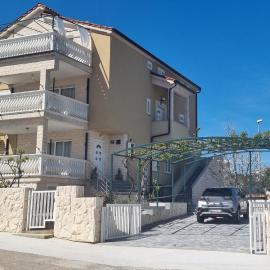 Apartments Ćosic，格列巴許黎薩的飯店