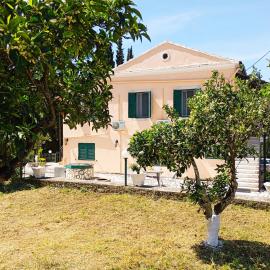 The Old Well, Spacious House in North Corfu, hotell sihtkohas Perítheia