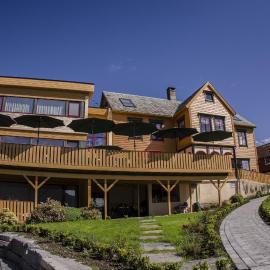 Lavik Fjord Hotel & Apartments, hôtel à Lavik