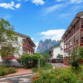 New Pipaxi Courtyard Hotel--Exclusive Location for Forest Park, Pandora Mount View,Historical legacy,Ancient Courtyard,Mansion,Itineary Plan&Toursim service, hotel sa Zhangjiajie