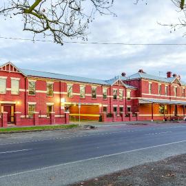 Lake Inn - Ballarat