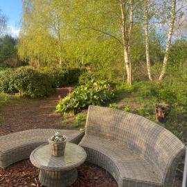 Ecolodge Almere with private outdoor terrace & beach, hótel í Almere