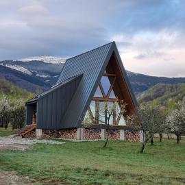 Cabana A-frame Dor de Hateg, hotel en Pui