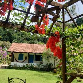 Sítio Canto da Roça Com Cachoeira, hotel i Domingos Martins