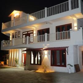 ROYALTY GLOBAL HOMESTAY، فندق في شيلونغ