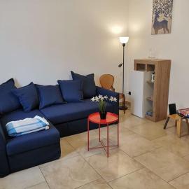INES HOME tra lago e montagna - Lago d'Iseo, khách sạn ở Pisogne