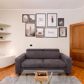 Spazioso trilocale 6 posti letto a 10 minuti da Torino con Box Auto Incluso, hotel in Pino Torinese