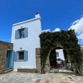Nightsky Tinos Villa w Unrestricted View, hótel í Tripótamos