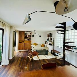 Small architect's house, hotelli kohteessa Pantin