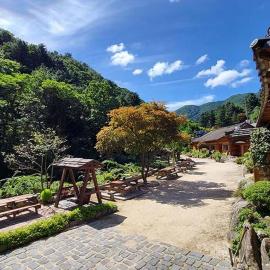 Gapyeong Dume Mountain Pension، فندق في كابيونغ