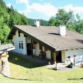 Eco Chalet Nonno Silvano, hotell i Bedollo