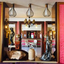 Hotel Les Ambassadeurs, hotel v mestu Oran
