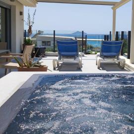 SUITE Thalassa - with Jacuzzi, hotel a Kalamaki