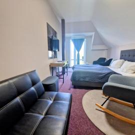 Family hotel Maxim, хотел в Бероун