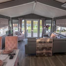 Tattershall VIP Retreat - Hot tub, stunning lakeside views, newly refurbished to an amazing 5 star standard, hotel u gradu 'Tattershall'