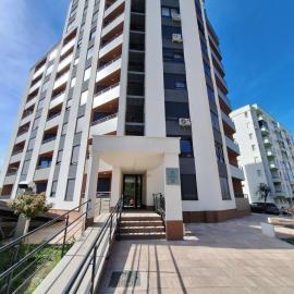 Apartmani Sarah 3 Tuzla, хотел в Тузла