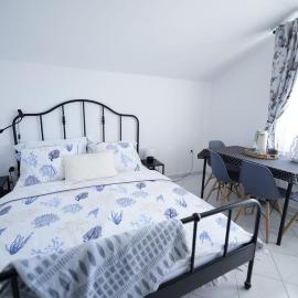 L'infini Sea View apartments Zubovići, готель у місті Зубовичі