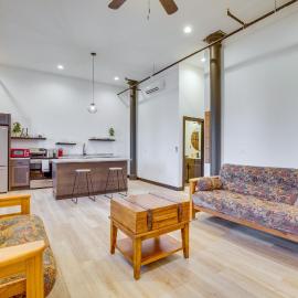 Cashton Studio Apartment: Steps to Downtown!, hotel a Cashton