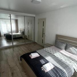 Нова 2х кімнатна в центре, hotel en Rivne