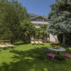 Hotel Lamm, хотел в Натурно