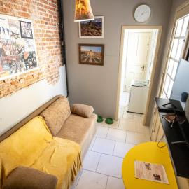 Apartamento central com pátio, 1 quadra do calçadão